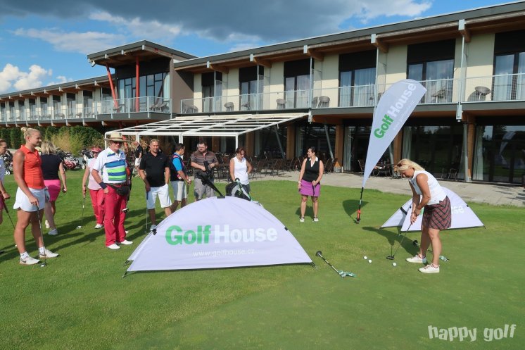 Na 500 Kč voucher od Golf House si v neděli v MB přijde téměř každý